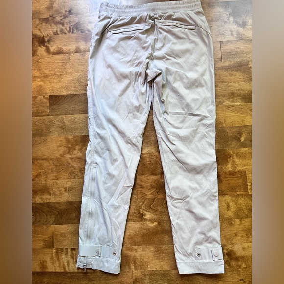 Athleta Trekkie Belted Jogger 10T - Picture 3 of 7